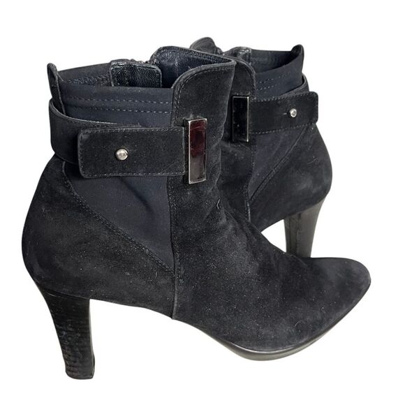AQUATALIA Black Suede Ankle Boots Booties Stacked Heel Zippered Womens Size 8.5 - Picture 1 of 10
